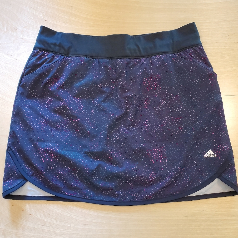 Adidas- Women's skort - sz M